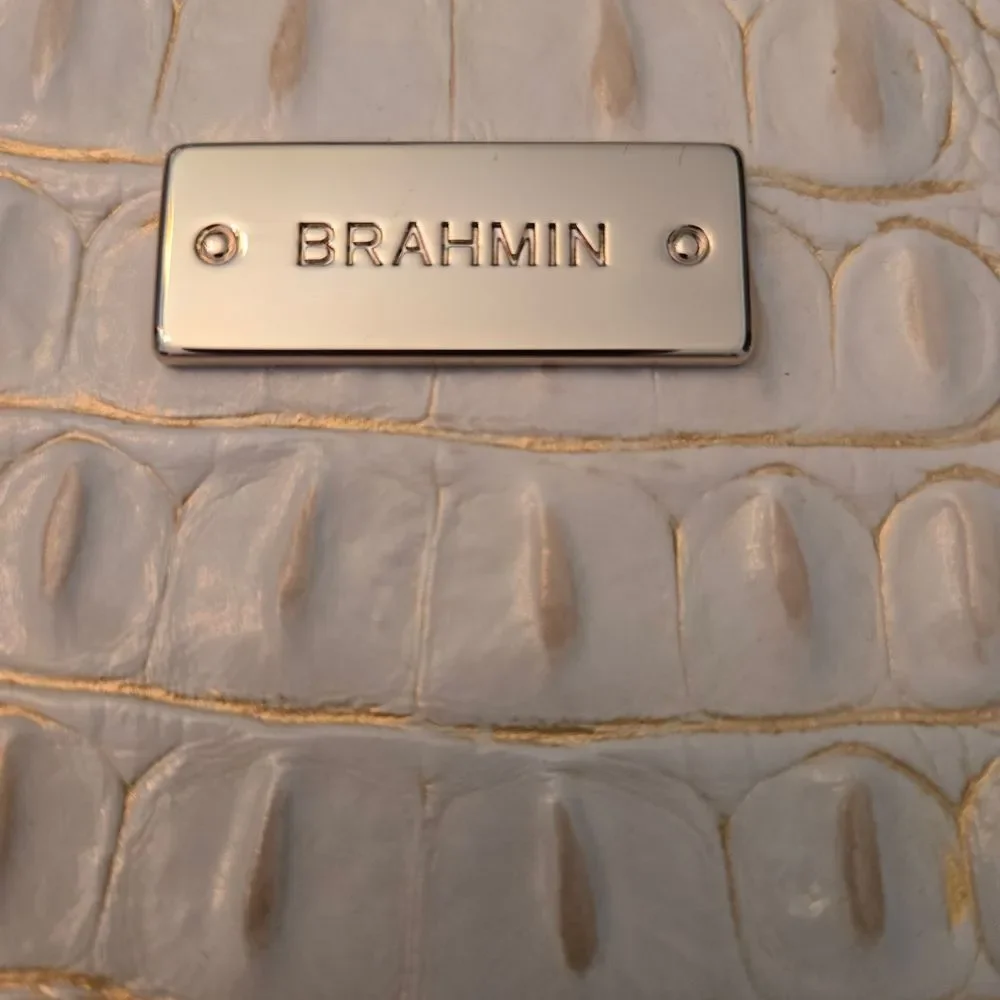 Brahmin White Daisy Melbourne Floral Crocodile Embossed Leather Clutch Wristlet